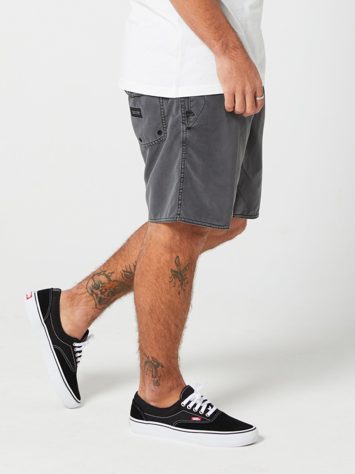 Volcom Center 17" Trunks - Military Black